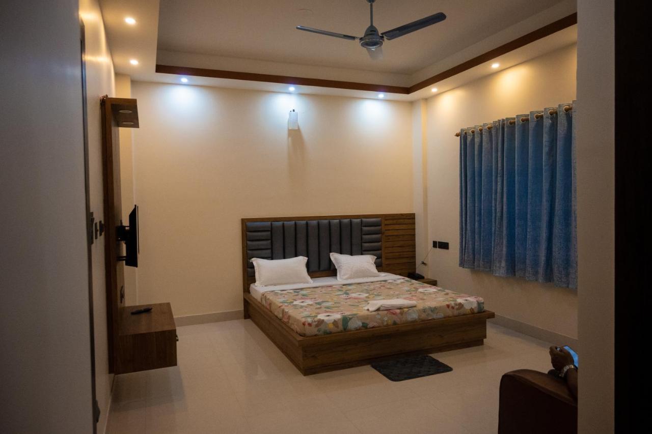 Unique Shantiniketan Hotel Sri Niketan Ngoại thất bức ảnh